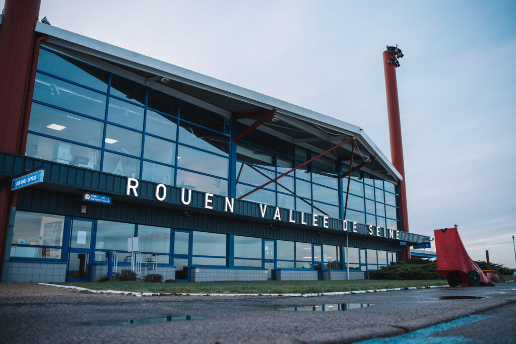 Default image illustrating the article "Airport is recruiting a multi-skilled ground handling agent!" by Coeur de Nacre